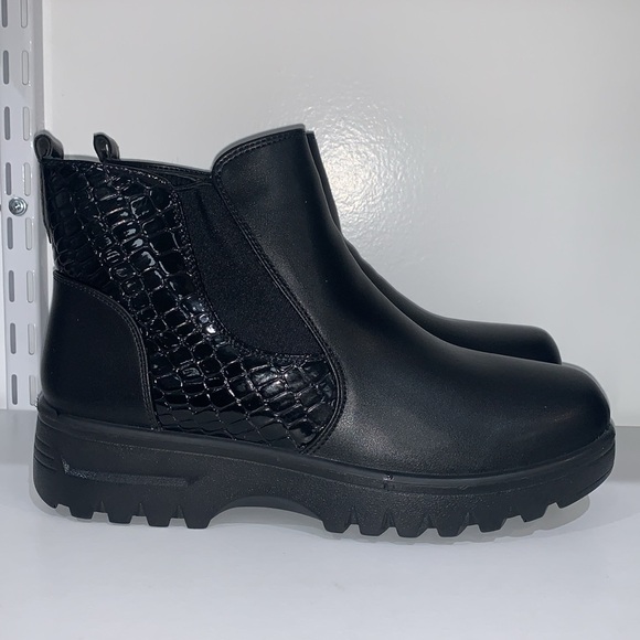 BLACK PRINTED ANKLE BOOTS WITH FUR - Picture 4 of 9